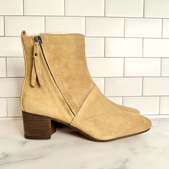 Banana Republic Lydia Bootie - Picture 5 of 9